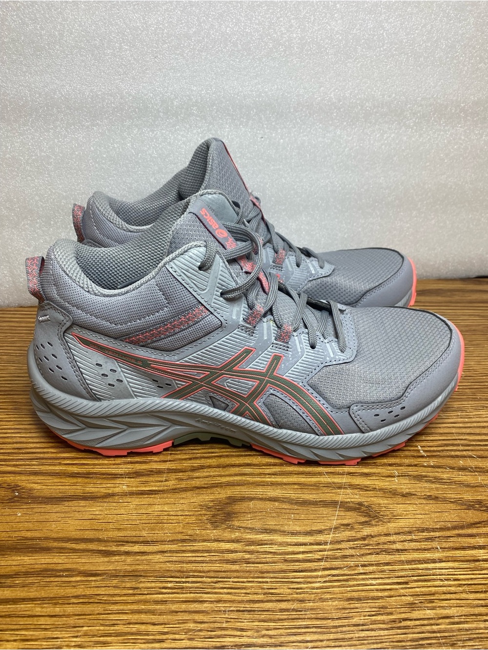 ASICS Gel-Venture 9 Gray Salmon Hiking Trail Running Shoes Womens Size 8.5 New